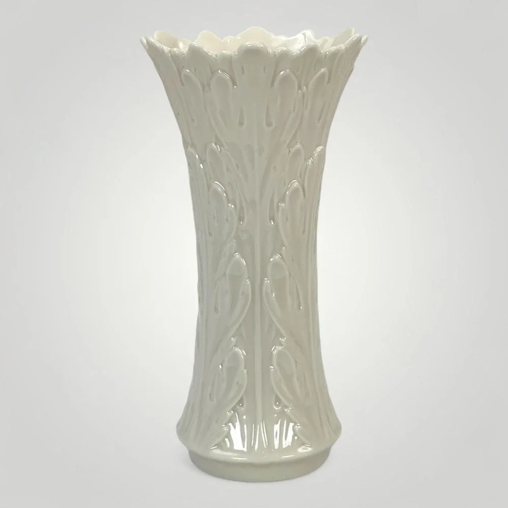 Lenox Woodland Acanthus Vase 8.5in Ivory Porcelain Embossed‎ Leaf USA Vintage